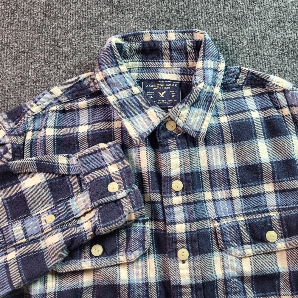 American Eagle Outfitters Mens Plaid Flannel Shirt Long Sleeve Button Up Size M
